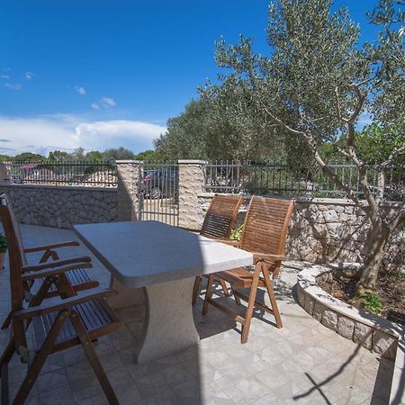 Apartments With A Parking Space Punta Kriza, Cres - 8082 מראה חיצוני תמונה