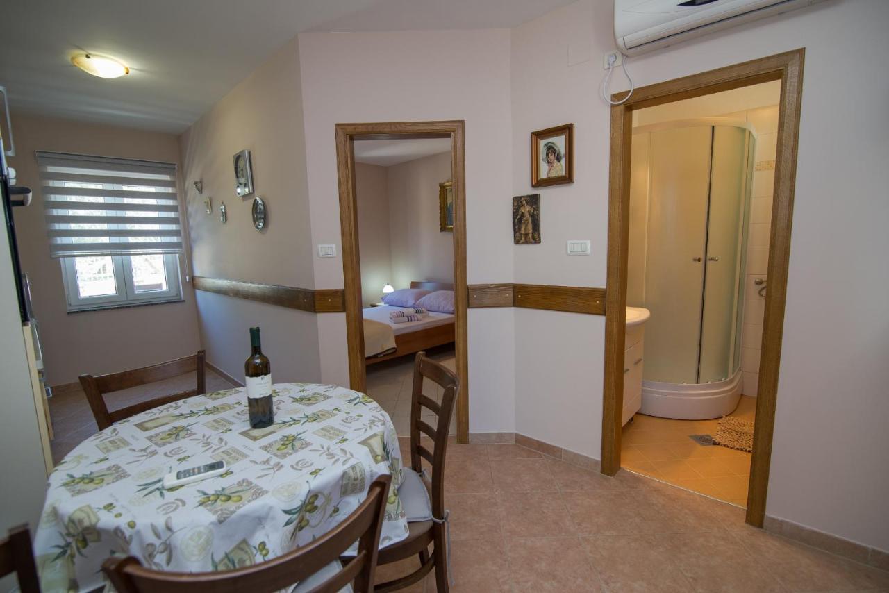 Apartments With A Parking Space Punta Kriza, Cres - 8082 מראה חיצוני תמונה